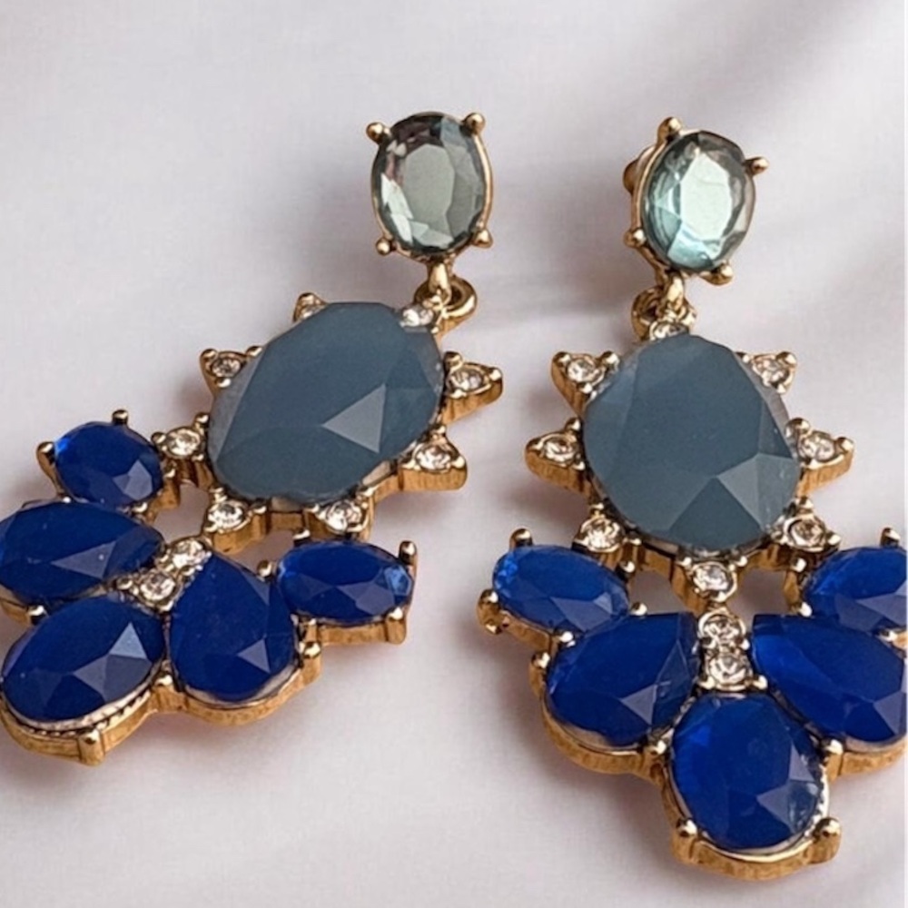 Avon Sapphire Two-Tone Blue Faceted Rhinestone Statement Drop Earrings NIB 2”